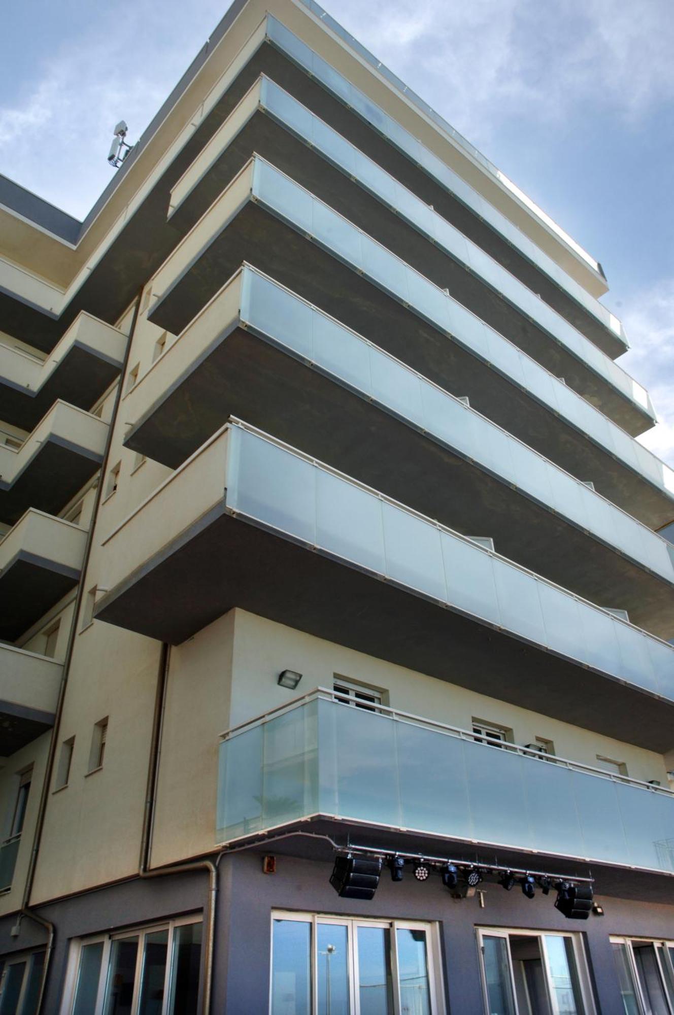 Hotel Embassy Pesaro Esterno foto